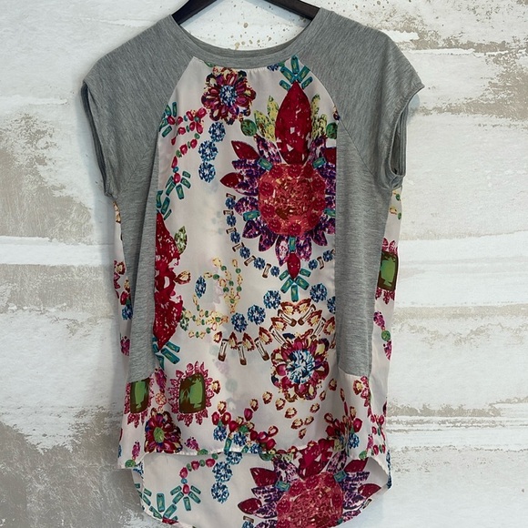 Gem T-Shirt Panel Top - Picture 1 of 7